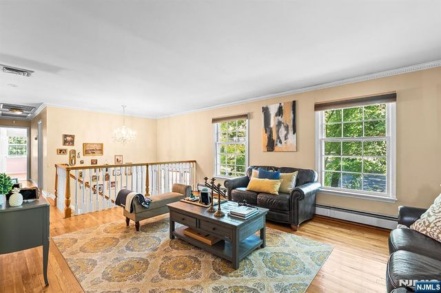 61 Charles Street, Allendale, NJ 07401