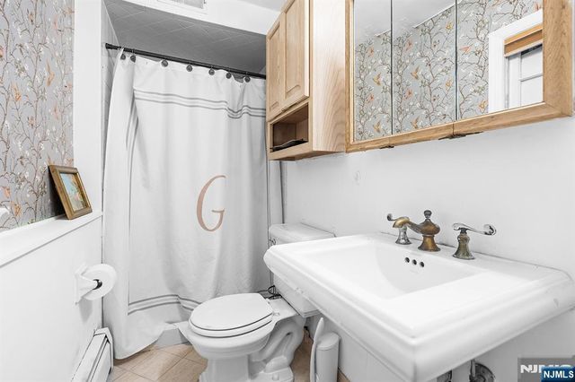 61 Charles Street, Allendale, NJ 07401