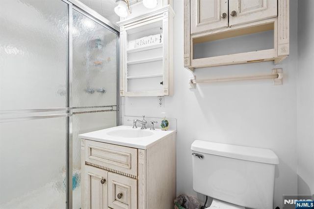 61 Charles Street, Allendale, NJ 07401