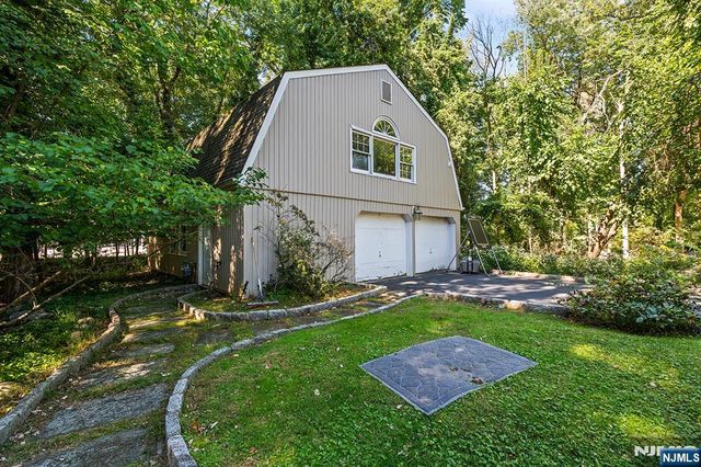 61 Charles Street, Allendale, NJ 07401