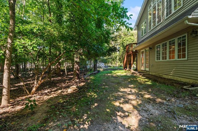 61 Charles Street, Allendale, NJ 07401