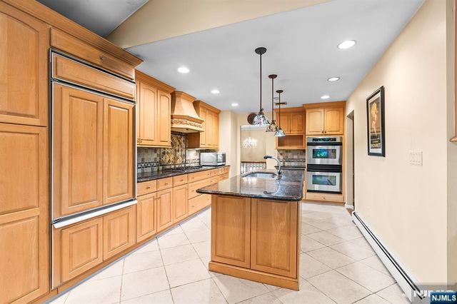 61 Charles Street, Allendale, NJ 07401