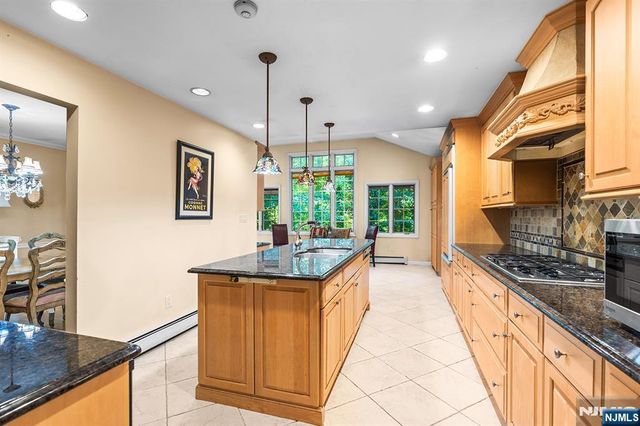 61 Charles Street, Allendale, NJ 07401