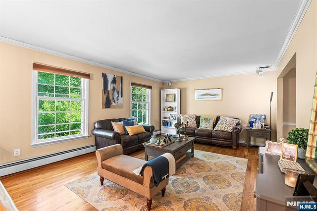 61 Charles Street, Allendale, NJ 07401