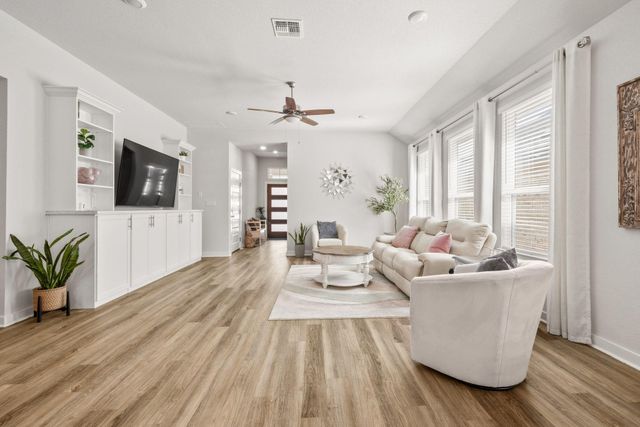 1006 Summer GLN, Georgetown, TX 78628