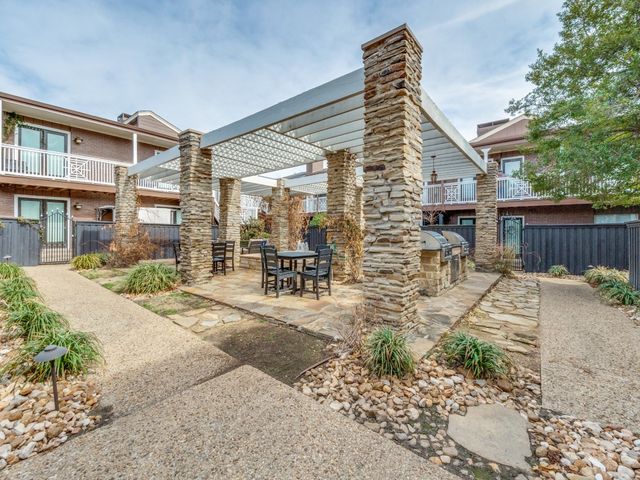 5936 Sandhurst Lane 112, Dallas, TX 75206