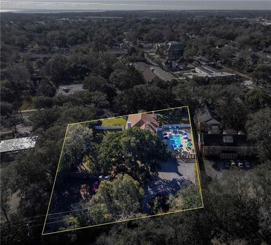 1410 Government Street, Mobile, AL 36604