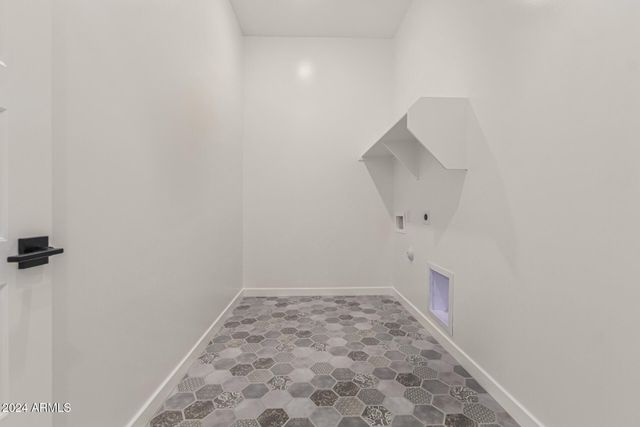 13637 W HACKAMORE Drive, Peoria, AZ 85383