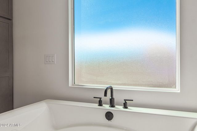 13637 W HACKAMORE Drive, Peoria, AZ 85383