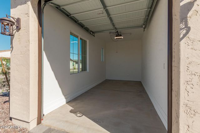 13637 W HACKAMORE Drive, Peoria, AZ 85383