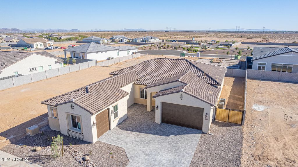 13637 W HACKAMORE Drive, Peoria, AZ 85383