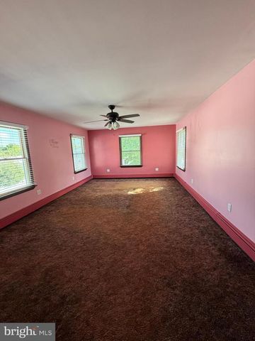 323 WALNUT ST, Bristol, PA 19007