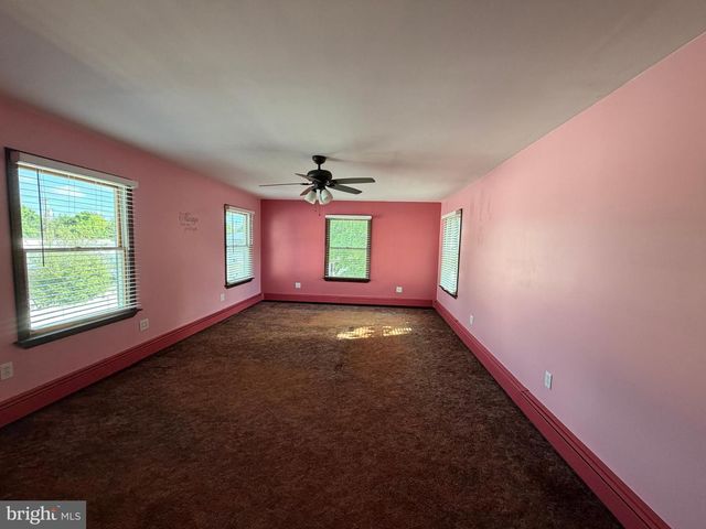 323 WALNUT ST, Bristol, PA 19007