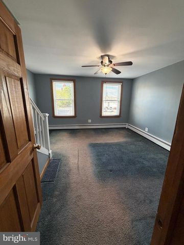 323 WALNUT ST, Bristol, PA 19007