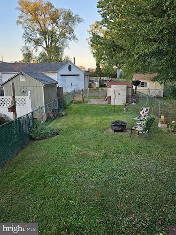 323 WALNUT ST, Bristol, PA 19007