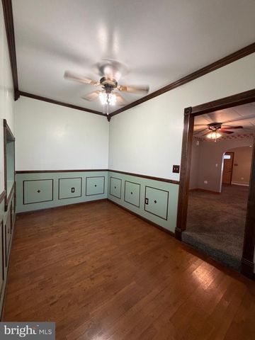 323 WALNUT ST, Bristol, PA 19007