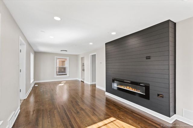 1043 Marshall Avenue, Bellwood, IL 60104