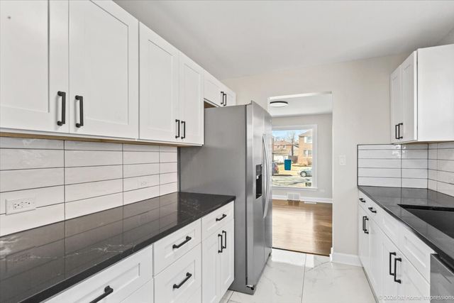 1043 Marshall Avenue, Bellwood, IL 60104