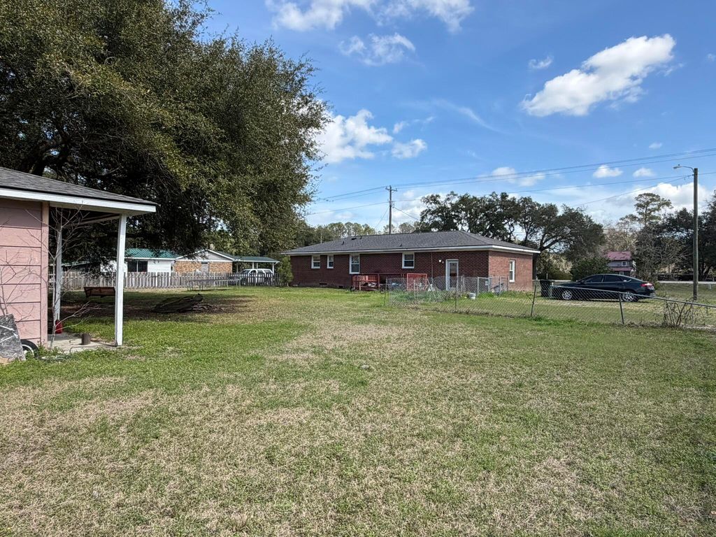 Image 3 of property listing at 2429 S Live Oak Drive, Moncks Corner, SC 29461