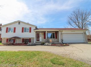 6942 Leslee Crest Drive, West Bloomfield Charter Township, MI 48322