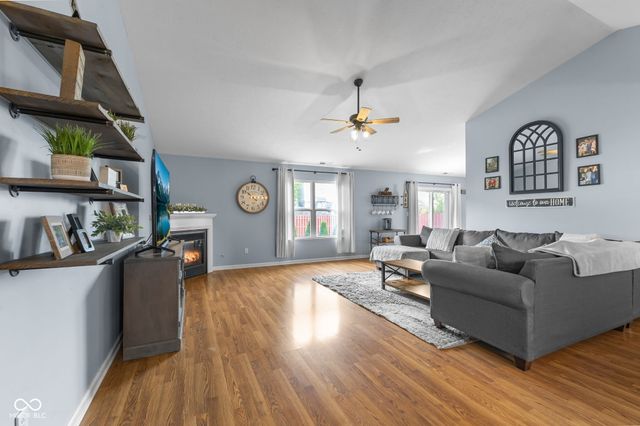 12641 Chiefs Court, Fishers, IN 46037