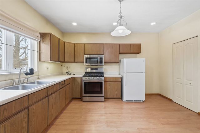 373 Copperfield Ave, Carrick, PA 15210