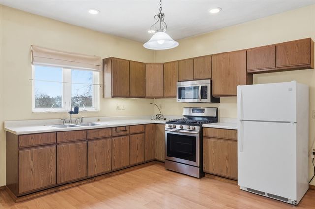 373 Copperfield Ave, Carrick, PA 15210