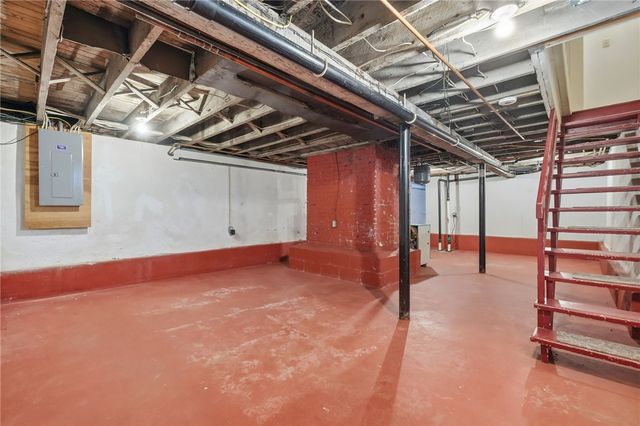 373 Copperfield Ave, Carrick, PA 15210