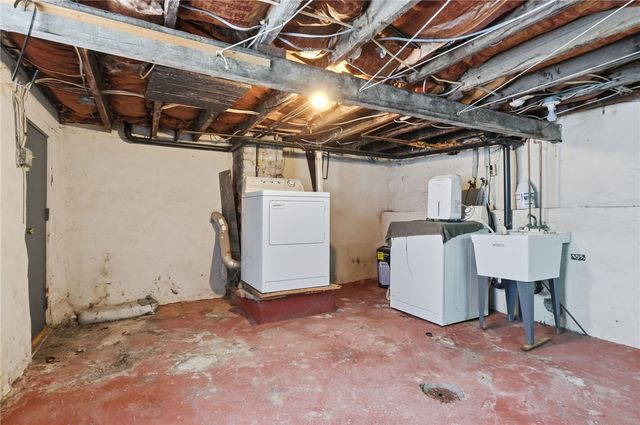 373 Copperfield Ave, Carrick, PA 15210