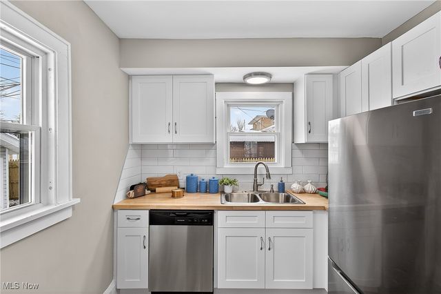 942 11th Street NE, Massillon, OH 44646