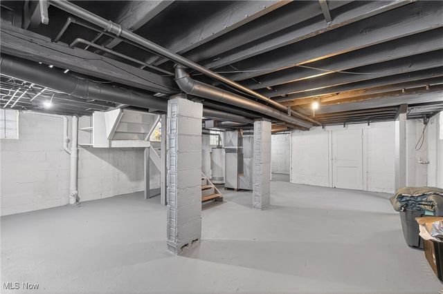 942 11th Street NE, Massillon, OH 44646