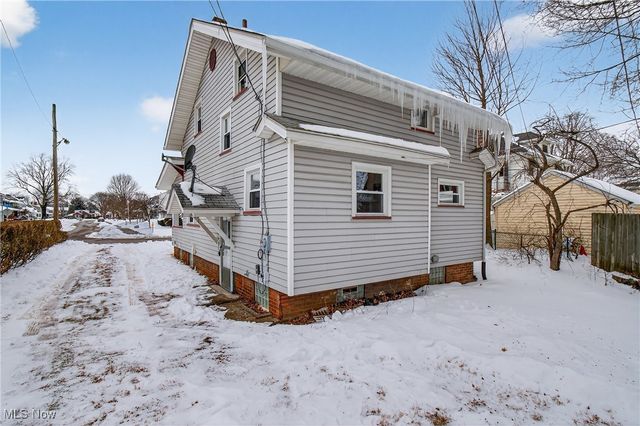 942 11th Street NE, Massillon, OH 44646