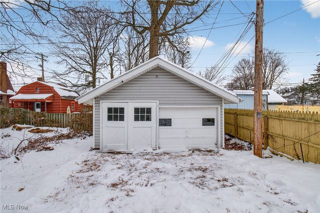 942 11th Street NE, Massillon, OH 44646