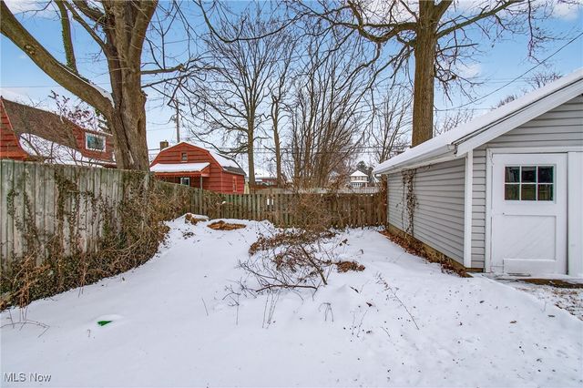 942 11th Street NE, Massillon, OH 44646