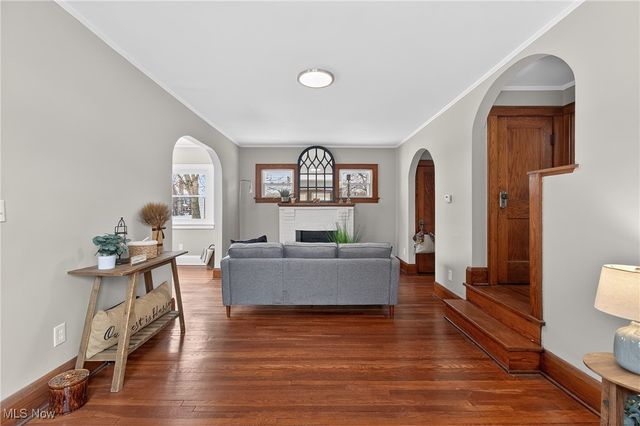 942 11th Street NE, Massillon, OH 44646