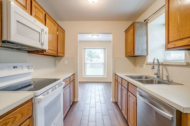 7501 Little Rock Lane, Fort Worth, TX 76120