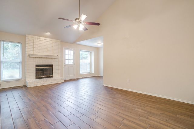 7501 Little Rock Lane, Fort Worth, TX 76120