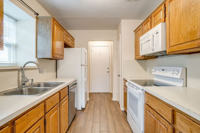 7501 Little Rock Lane, Fort Worth, TX 76120