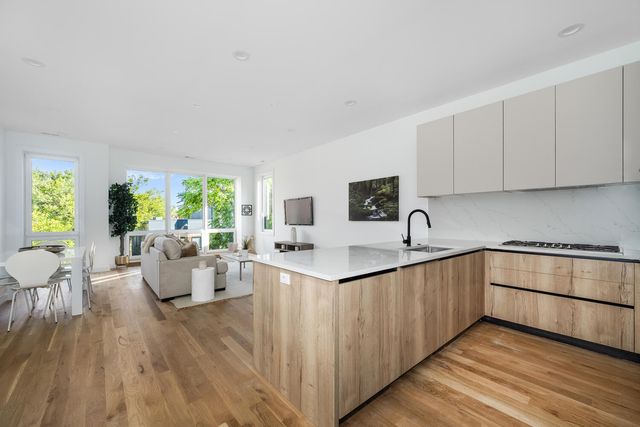 2651 W Augusta Boulevard 3, Chicago, IL 60622