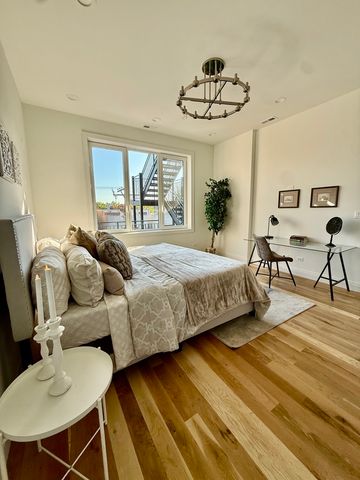 2651 W Augusta Boulevard 3, Chicago, IL 60622