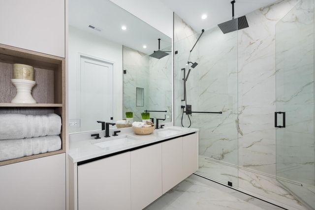 2651 W Augusta Boulevard 3, Chicago, IL 60622