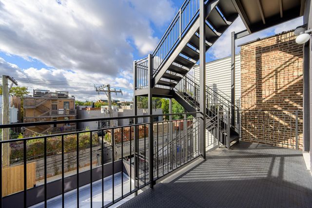 2651 W Augusta Boulevard 3, Chicago, IL 60622