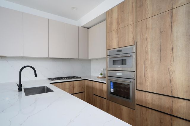 2651 W Augusta Boulevard 3, Chicago, IL 60622