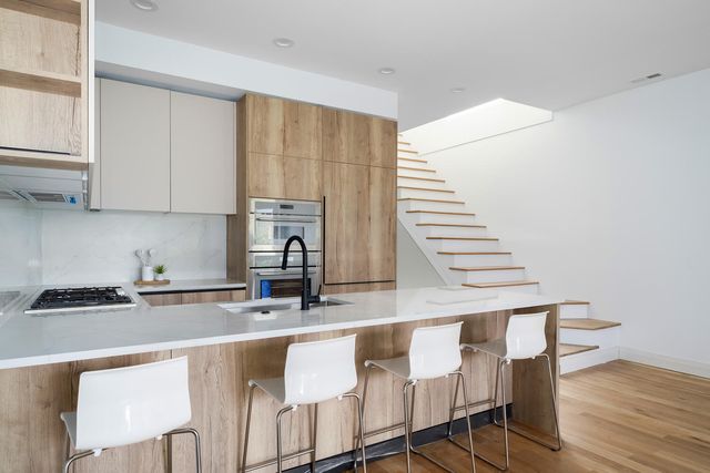 2651 W Augusta Boulevard 3, Chicago, IL 60622