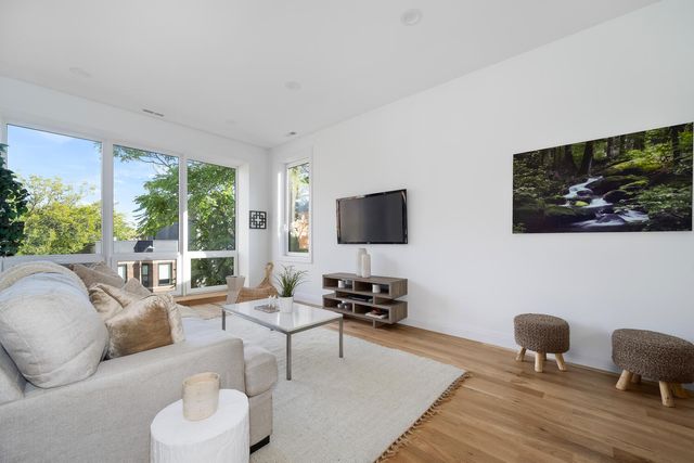 2651 W Augusta Boulevard 3, Chicago, IL 60622