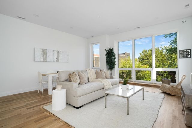 2651 W Augusta Boulevard 3, Chicago, IL 60622