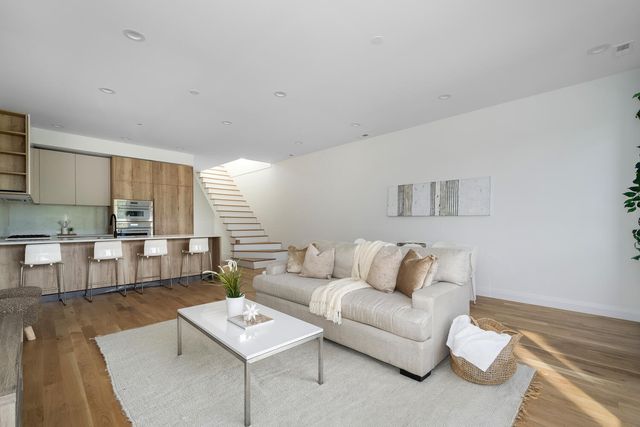 2651 W Augusta Boulevard 3, Chicago, IL 60622