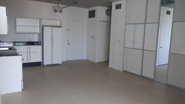690 SW 1st Ct 1825, Miami, FL 33130