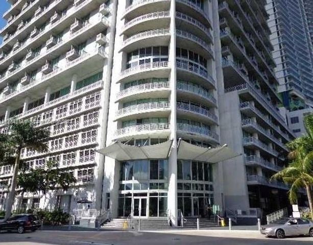 690 SW 1st Ct 1825, Miami, FL 33130