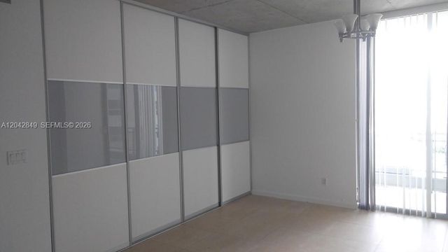 690 SW 1st Ct 1825, Miami, FL 33130